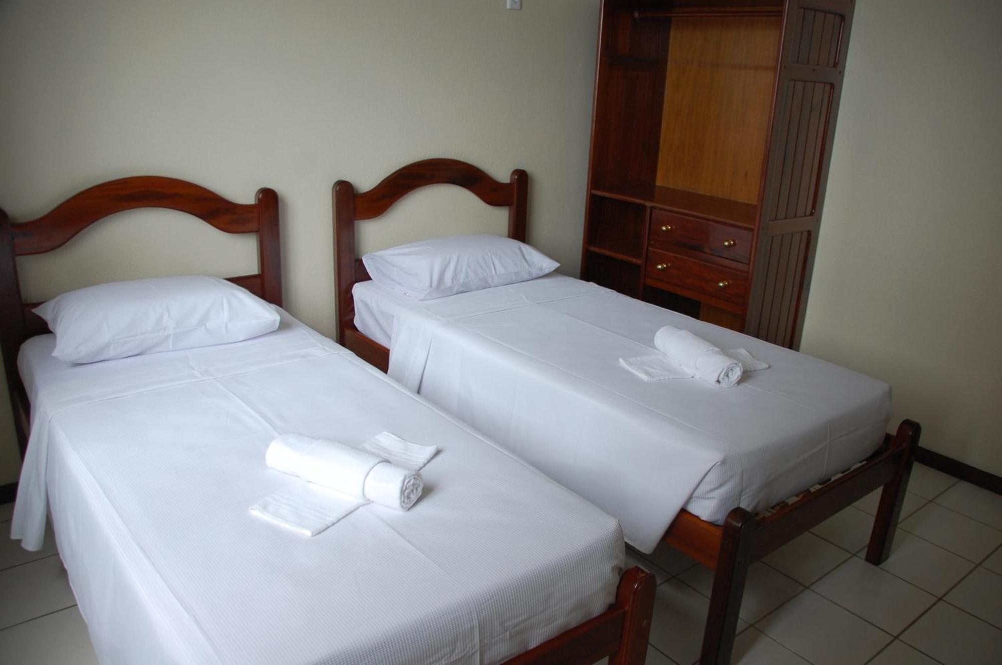 Hotel Netuno Beach Suites Форталеза Стая снимка